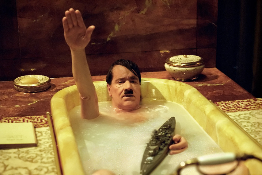Hitler salue
